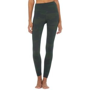 Alo Yoga Camo Vapor Legging